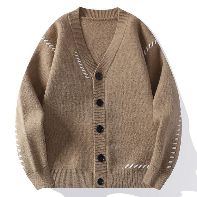 Gros-pull-en-maille-facon-cardigan-a-surpiqures-contrastees-en-diagonale-picture-1