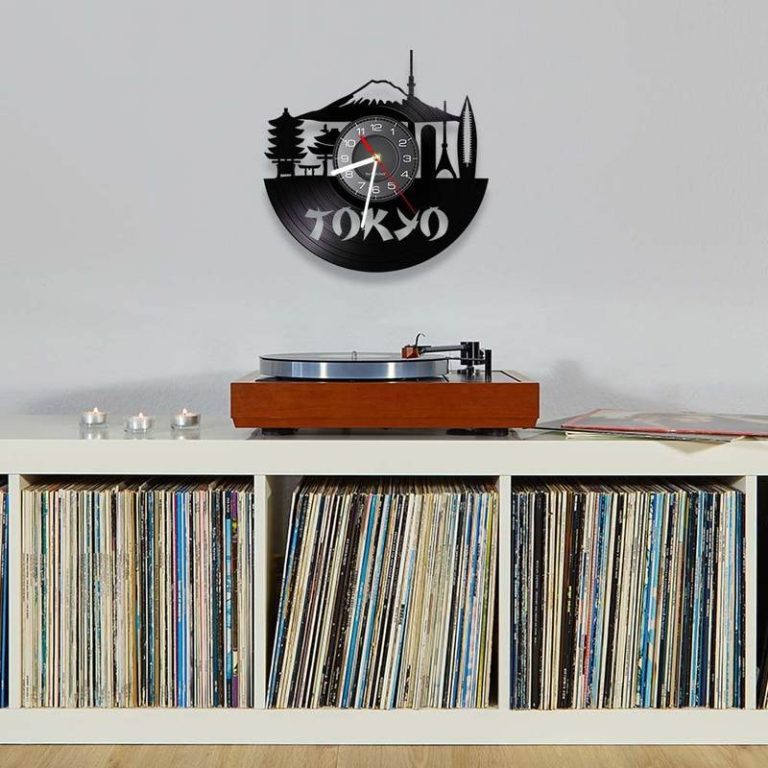 Horloge-murale-en-disque-vinyle-avec-skyline-de-Tokyo-picture-3