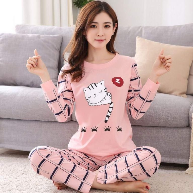 Kawaii-pyjama-set-ample-et-confortable-a-motifs-dours-chat-lapin-et-panda-picture-6