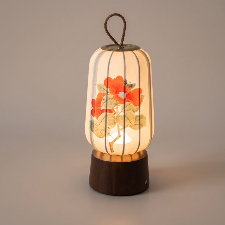 Lampe-de-chevet-japonaise-LED-rechargeable-en-soie-et-bois-de-noyer-miniature