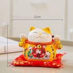 Maneki-neko-porte-bonheur-en-ceramique-emaillee-avec-tirelire-et-coussin-picture-6