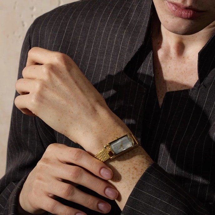 Montre-vintage-doree-au-style-retro-chic-avec-bracelet-en-acier-et-cadran-nacre-picture-5