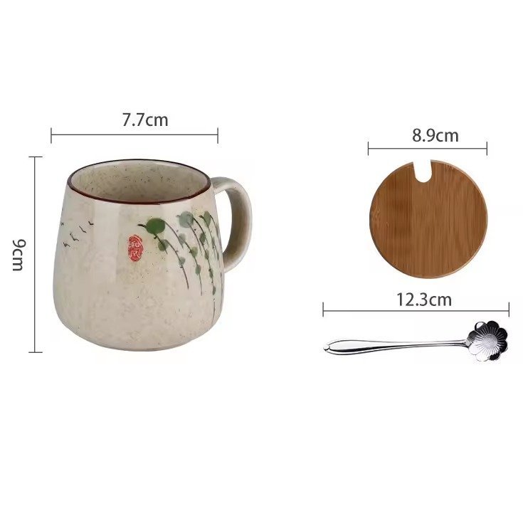 Mug à thé japonais en céramique artisanale avec couvercle en bambou et motifs peints à la main