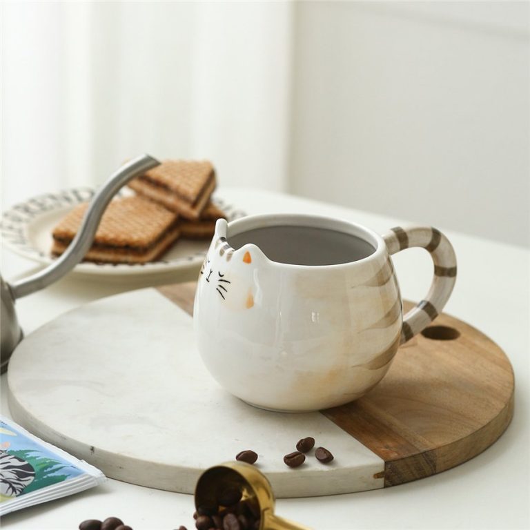 Mug-en-forme-de-chat-en-porcelaine-avec-anse-en-queue-rayee-picture-4