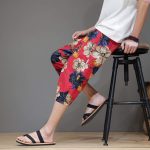 Pantacourt-large-homme-a-motifs-floraux-coupe-sarouel-et-taille-elastique-picture-7