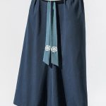Pantalon-large-de-style-japonais-avec-ruban-contraste-orne-de-medaillons-picture-3