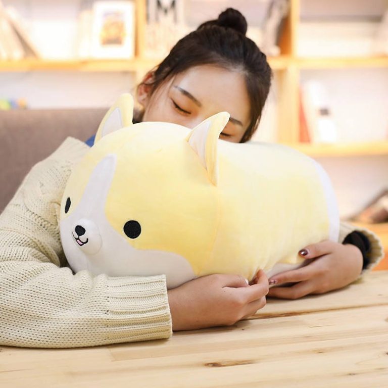 Peluche-chien-corgi-moelleuse-au-corps-rebondi-et-oreilles-dressees-picture-3
