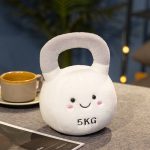 Peluche-kettlebell-et-haltere-a-visage-souriant-pour-decorer-un-coin-sport-picture-6