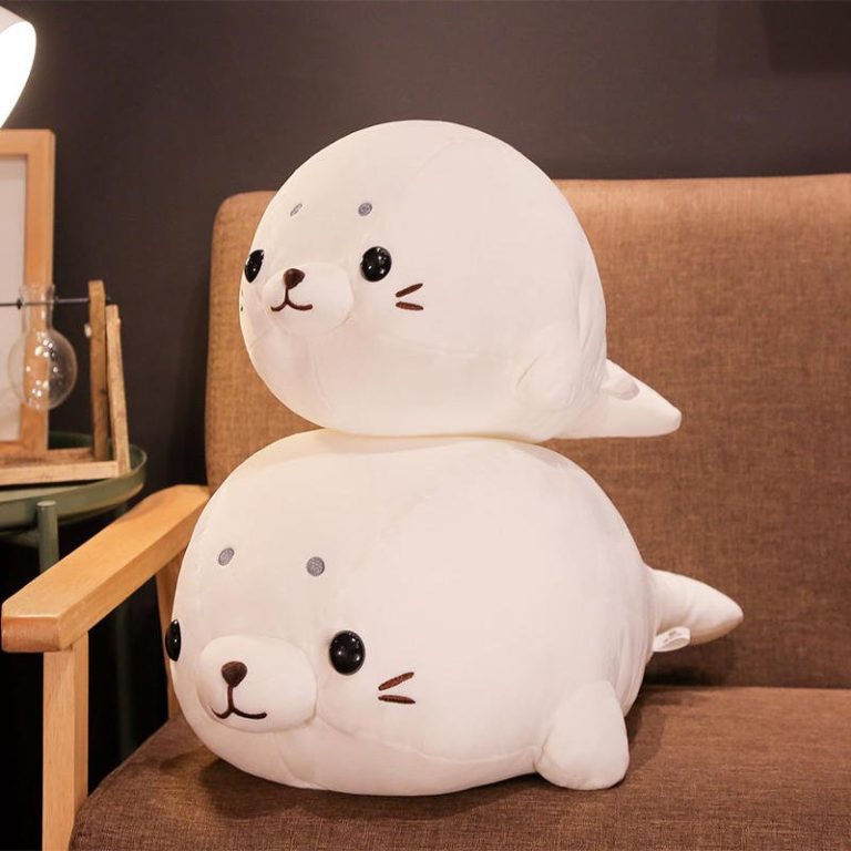 Peluche-phoque-coussin-moelleuse-et-caline-avec-museau-brode-et-petites-nageoires-picture-3