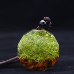 Pendentif-arbre-de-vie-dore-en-resine-facettee-pour-meditation-et-yoga-picture-3