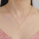Pendentif-lotus-epure-en-acier-inoxydable-sur-chaine-fine-pour-femme-picture-4