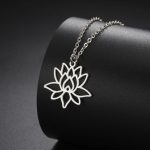 Pendentif-lotus-epure-en-acier-inoxydable-sur-chaine-fine-pour-femme-picture-6