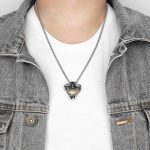 Pendentif-masque-oni-en-acier-316L-avec-machoire-et-crocs-dores-picture-6