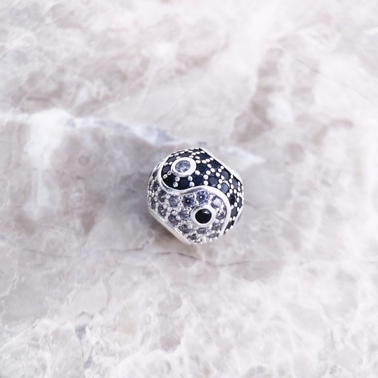 Perle pour yin yang en argent avec pavage contrasté de zirconiums