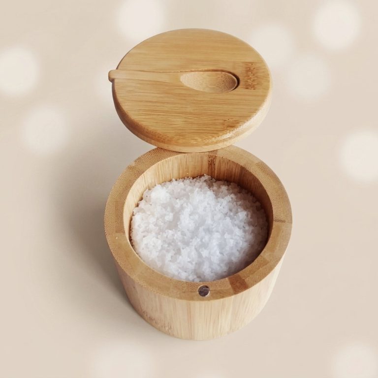 Petit pot à épices en bambou naturel avec couvercle et cuillère assortie