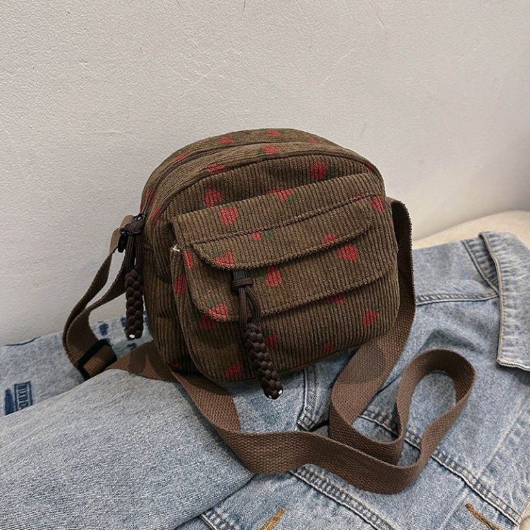 Petit-sac-bandouliere-en-velours-cotele-au-format-compact-picture-10