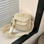 Petit-sac-bandouliere-en-velours-cotele-au-format-compact-picture-5