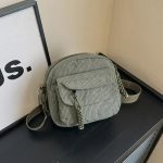Petit-sac-bandouliere-en-velours-cotele-au-format-compact-picture-7