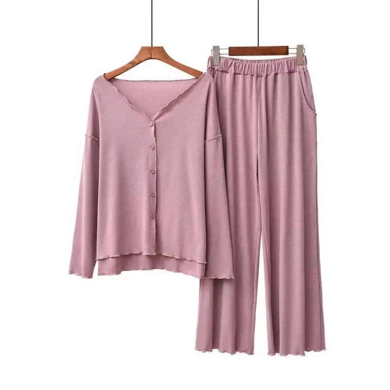 Pyjama-femme-en-coton-a-coupe-ample-et-bordures-ondulees-picture-11