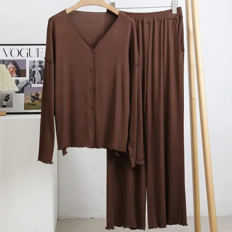 Pyjama-femme-en-coton-a-coupe-ample-et-bordures-ondulees-picture-12