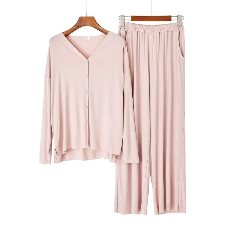 Pyjama-femme-en-coton-a-coupe-ample-et-bordures-ondulees-picture-3