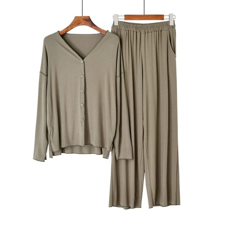 Pyjama-femme-en-coton-a-coupe-ample-et-bordures-ondulees-picture-6