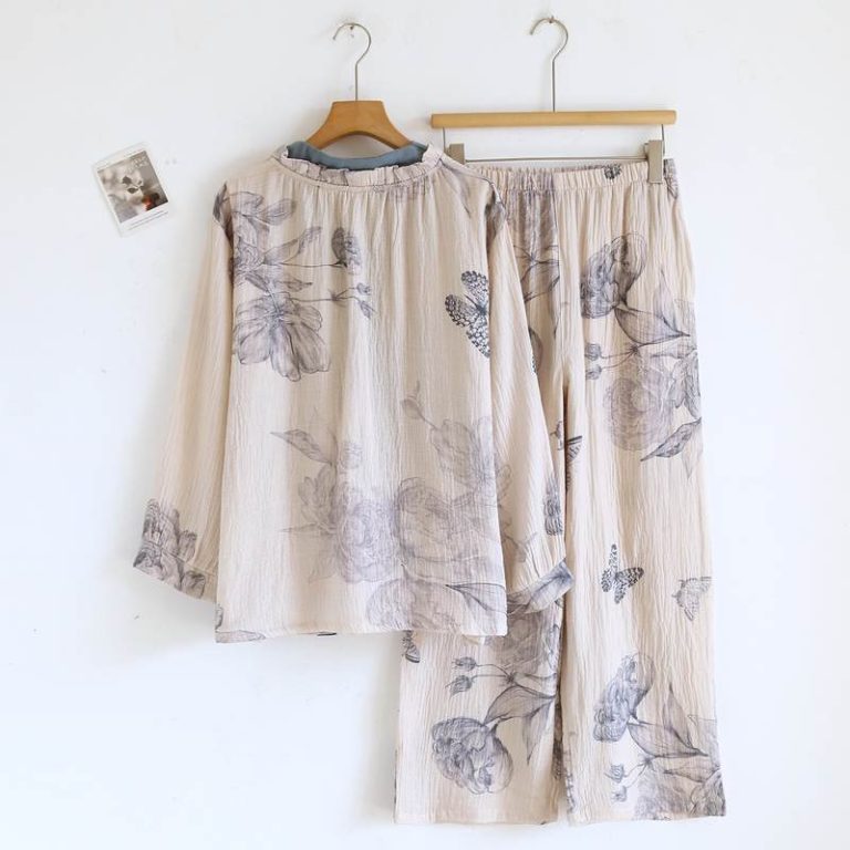 Pyjama-kimono-dinterieur-en-gaze-de-coton-a-pivoines-et-papillons-picture-2
