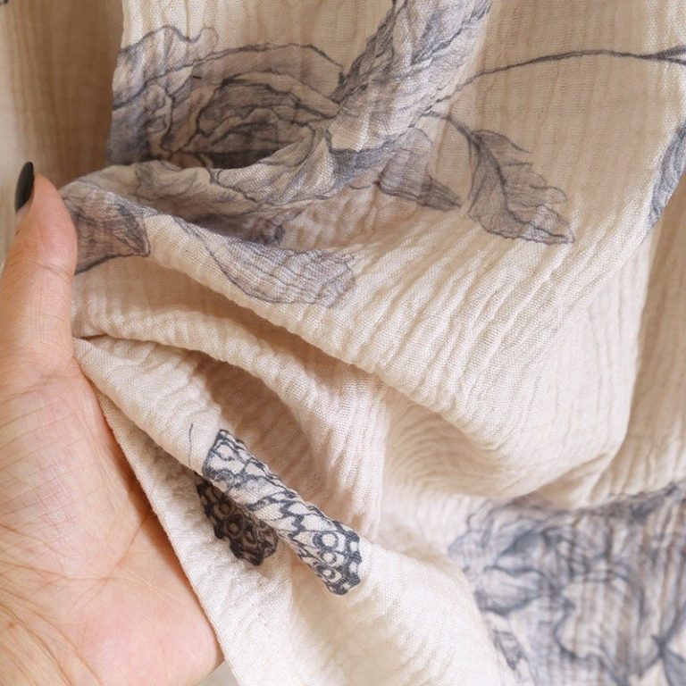 Pyjama-kimono-dinterieur-en-gaze-de-coton-a-pivoines-et-papillons-picture-9