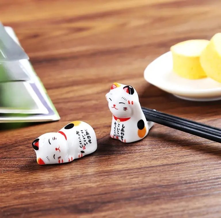 Repose-baguettes japonais en céramique en forme de chats maneki-neko