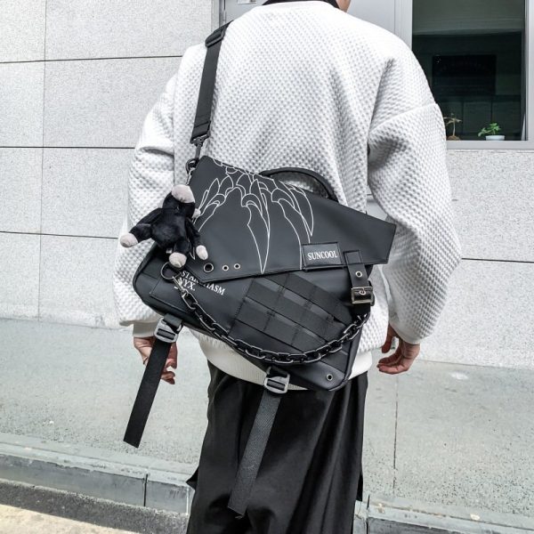 Sac bandoulière homme streetwear avec flammes et fermeture magnétique