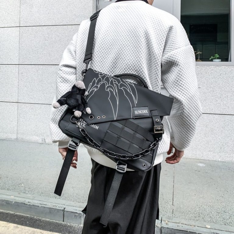 Sac-bandouliere-homme-streetwear-avec-flammes-et-fermeture-magnetique-picture-1