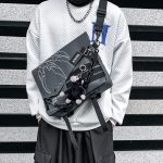 Sac-bandouliere-homme-streetwear-avec-flammes-et-fermeture-magnetique-picture-3
