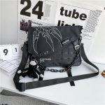 Sac-bandouliere-homme-streetwear-avec-flammes-et-fermeture-magnetique-picture-5