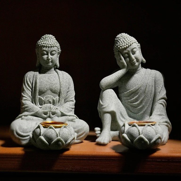 Statue-de-bouddha-assis-en-meditation-avec-porte-encens-integre-sur-fleur-de-lot-picture-1