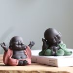 Statuette-moine-bouddhiste-en-ceramique-emaillee-pour-decoration-zen-picture-1