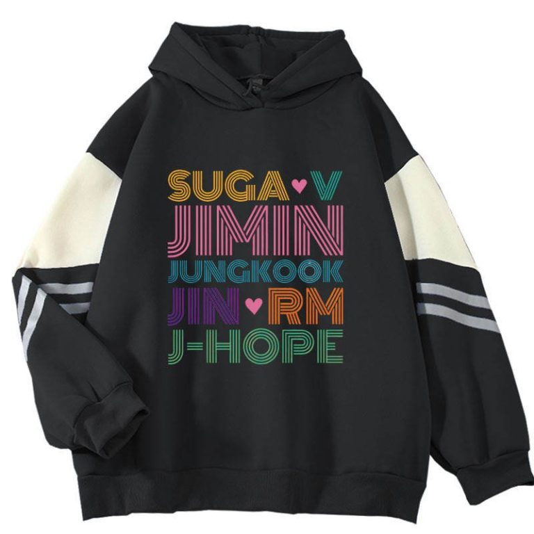 Sweat-a-capuche-femme-et-homme-au-style-streetwear-avec-typographie-graphique-co-picture-2