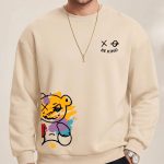 Sweat-col-rond-homme-imprime-avec-motif-ourson-stylise-et-message-Be-Kind-miniature