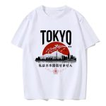 T-shirt-Tokyo-en-modal-avec-skyline-soleil-rouge-et-branches-de-cerisiers-en-fle-picture-2