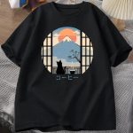 T-shirt-a-motif-japonais-avec-un-chat-noir-contemplant-le-Mont-Fuji-au-coucher-d-picture-1