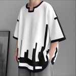 T-shirt-blanc-homme-oversize-a-motifs-geometriques-pixelises-et-bordures-contrastees-picture-1