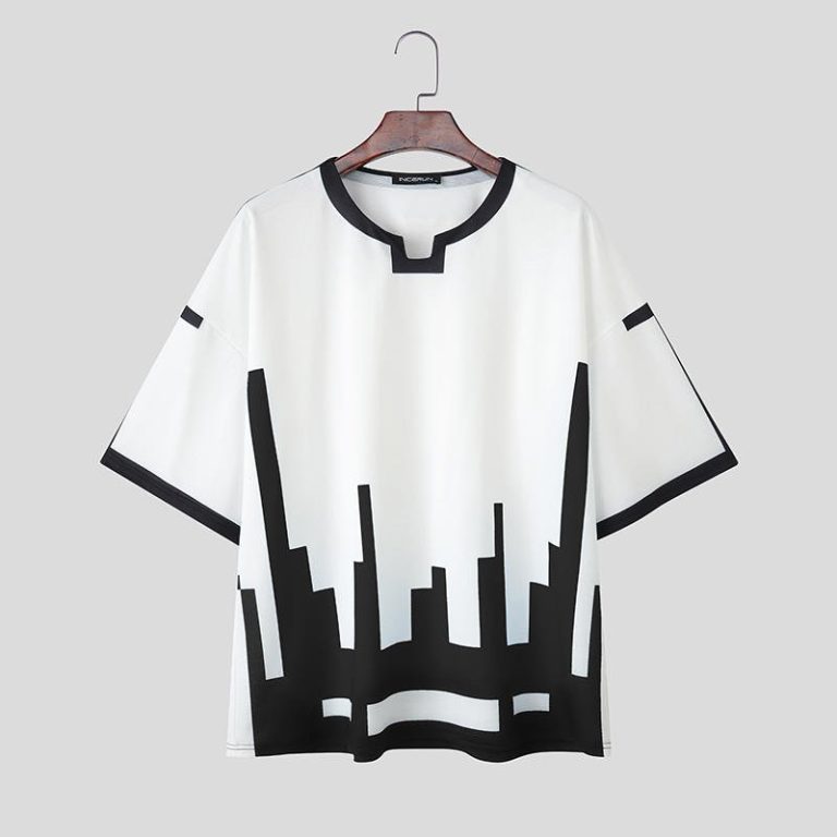 T-shirt-blanc-homme-oversize-a-motifs-geometriques-pixelises-et-bordures-contrastees-picture-2