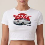 T-shirt crop top à imprimé de voiture japonaise R32 et soleil levant