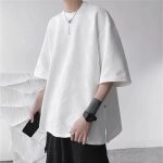 T-shirt-oversize-homme-a-texture-gaufree-et-motif-geometrique-en-relief-picture-5
