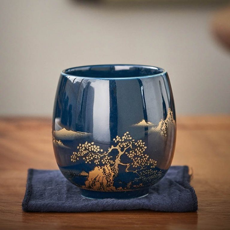 Tasse-a-the-japonaise-yunomi-avec-motifs-de-paysage-dore-et-finition-brillante-picture-1