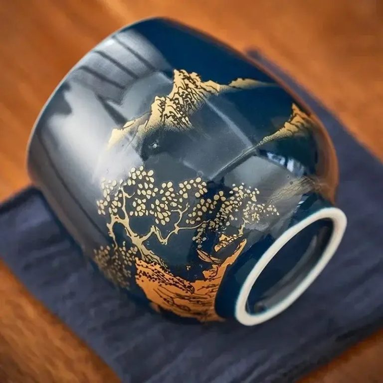 Tasse-a-the-japonaise-yunomi-avec-motifs-de-paysage-dore-et-finition-brillante-picture-3