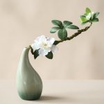 Vase-en-ceramique-emaillee-a-degrade-de-vert-celadon-miniature