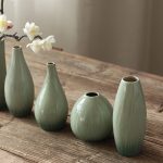 Vase-en-ceramique-emaillee-a-degrade-de-vert-celadon-picture-4