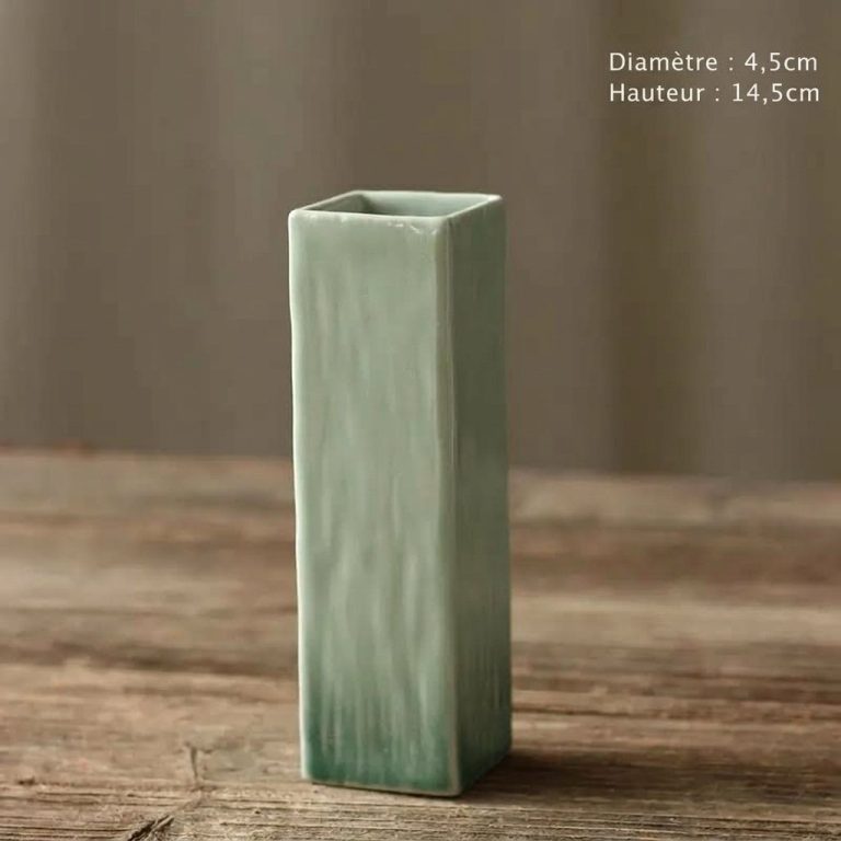 Vase-en-ceramique-emaillee-a-degrade-de-vert-celadon-technique-3602