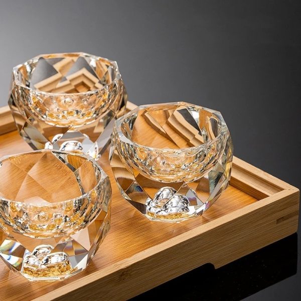 Verre à liqueur 50 ml en cristal taillé à facettes avec médaillon décoratif incrusté