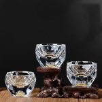 Verre à liqueur 50 ml en cristal taillé à facettes avec médaillon décoratif incrusté